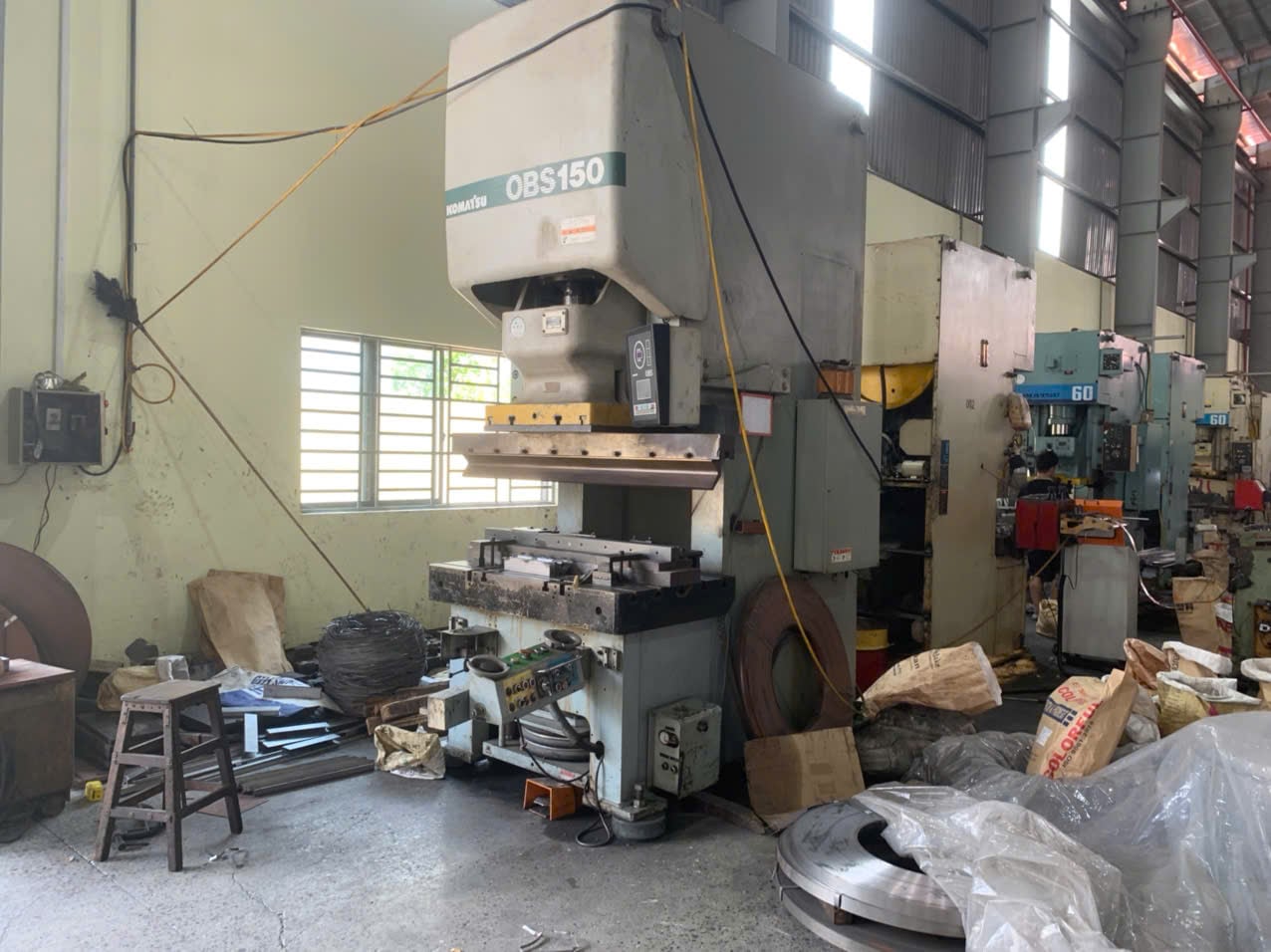 Hydraulic pressing machine